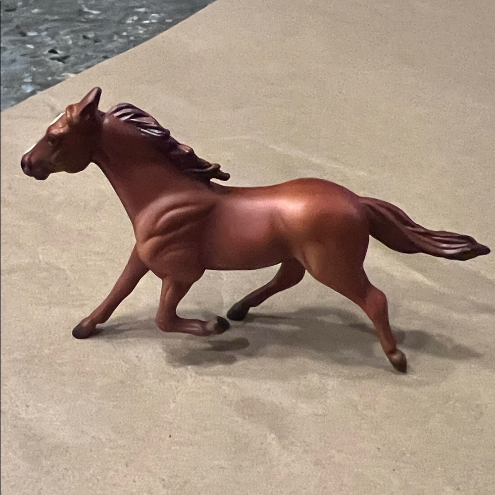 Breyer Stablemate Sorrel Pacer - Picture 2 of 3